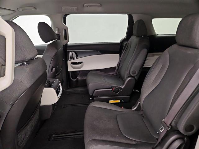 Photo of 2022 Black Kia Carnival