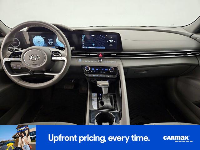 Photo of 2023 Gray Hyundai ELANTRA