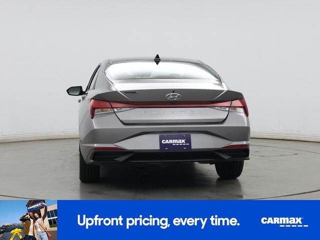 Photo of 2023 Gray Hyundai ELANTRA