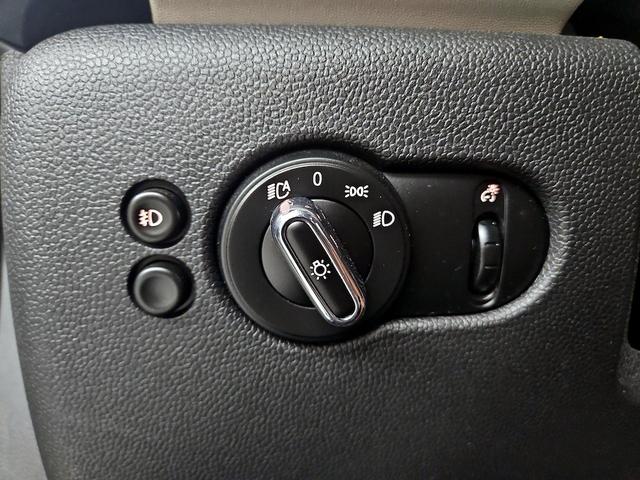 Photo of 2019 Tan MINI Hardtop