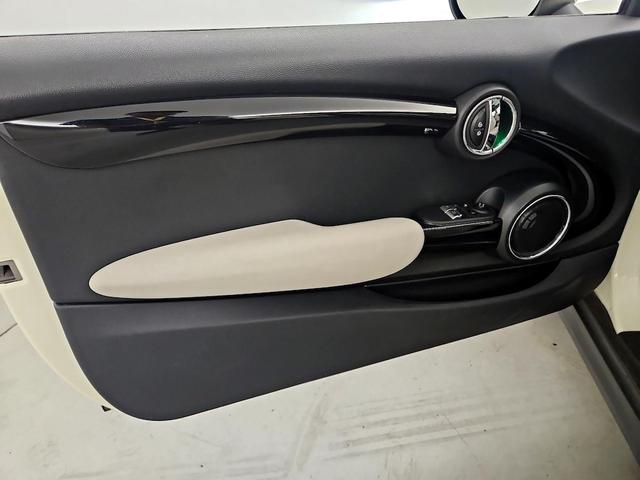 Photo of 2019 Tan MINI Hardtop
