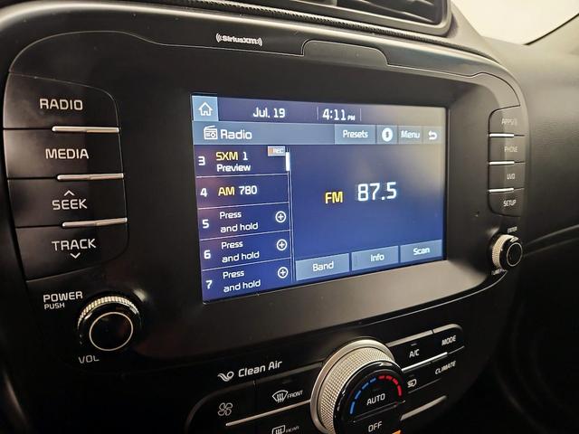 Photo of 2018 White Kia Soul