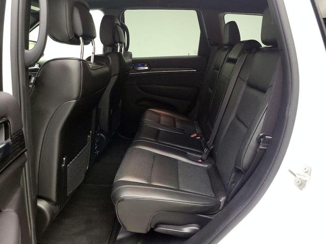 Photo of 2021 White Jeep Grand Cherokee