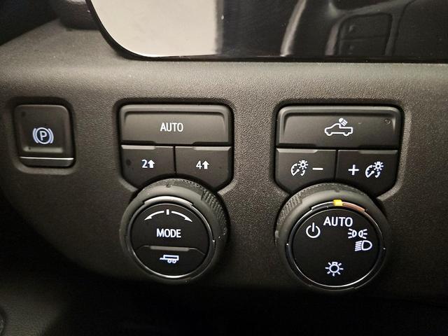 Photo of 2022 Black Chevrolet Silverado 1500