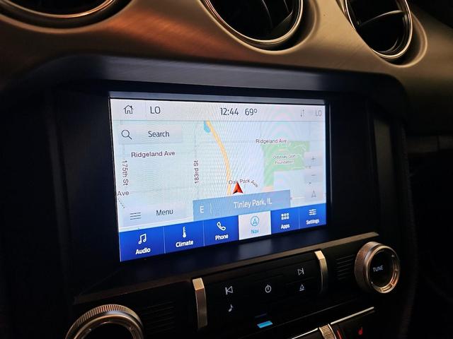 Photo of 2022 Gray Ford Mustang