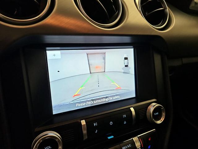 Photo of 2022 Gray Ford Mustang