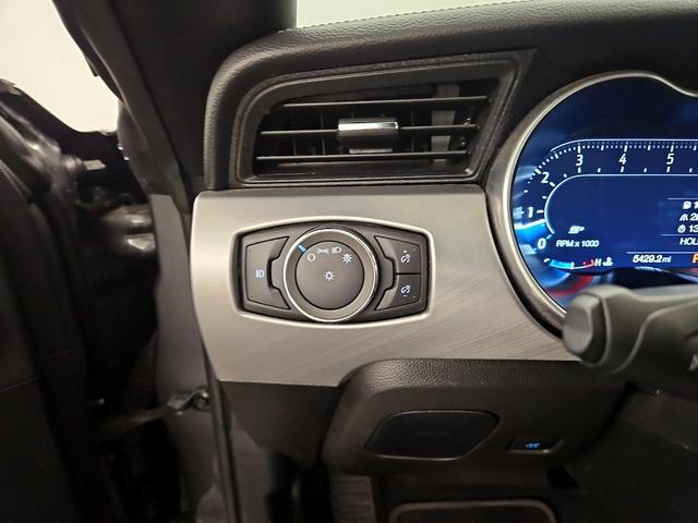 Photo of 2022 Gray Ford Mustang
