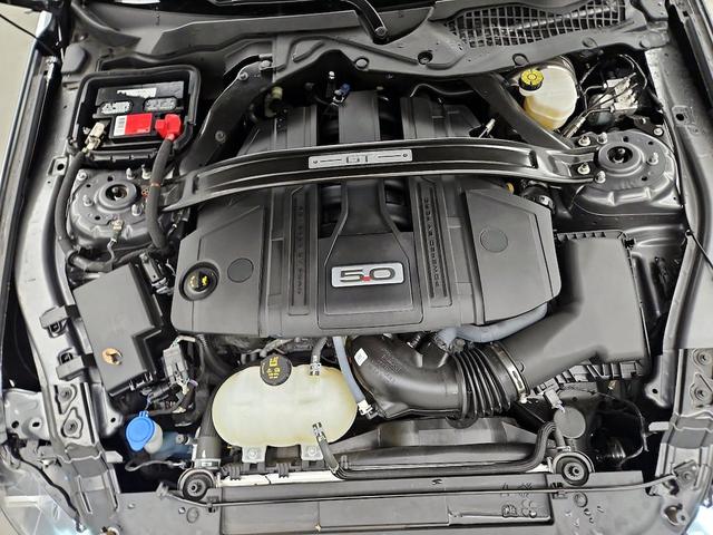 Photo of 2022 Gray Ford Mustang