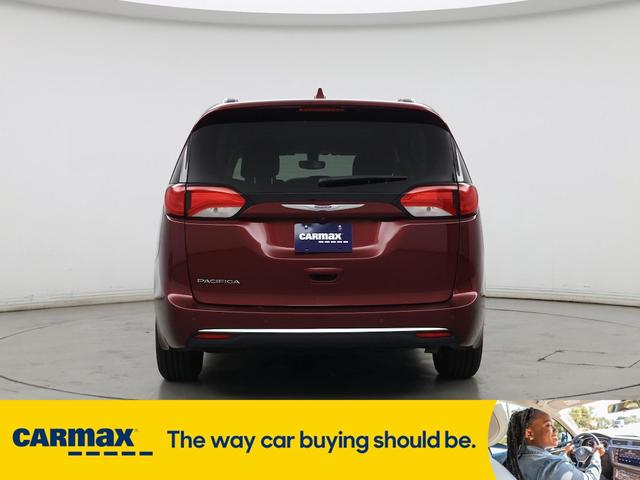 Photo of 2018 Red Chrysler Pacifica