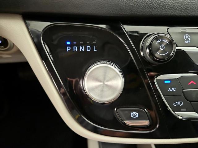 Photo of 2018 Red Chrysler Pacifica