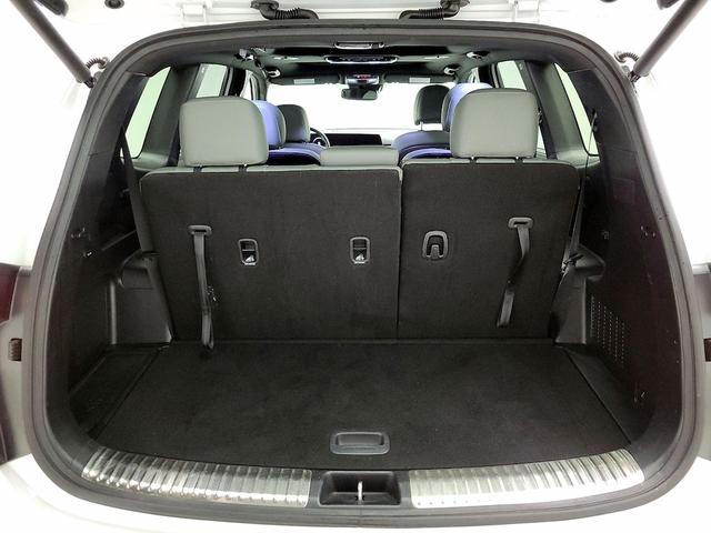 Photo of 2023 White Kia Telluride