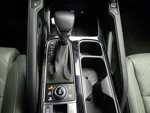 Photo of 2023 White Kia Telluride