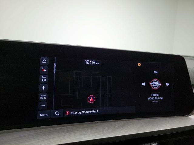 Photo of 2023 White Kia Telluride