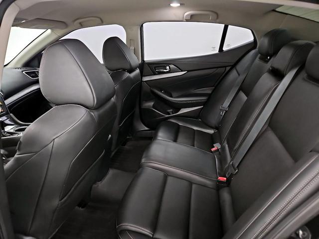 Photo of 2018 Black Nissan Maxima