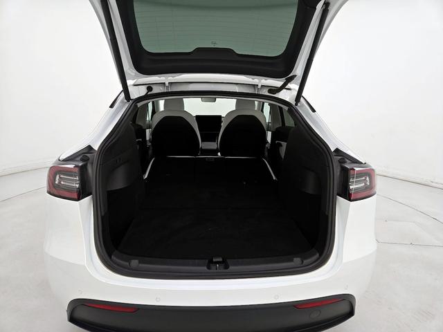 Photo of 2020 White Tesla Model Y