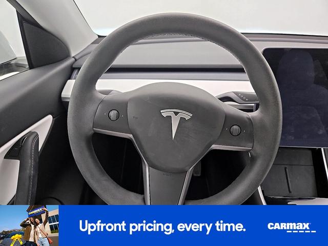 Photo of 2020 White Tesla Model Y