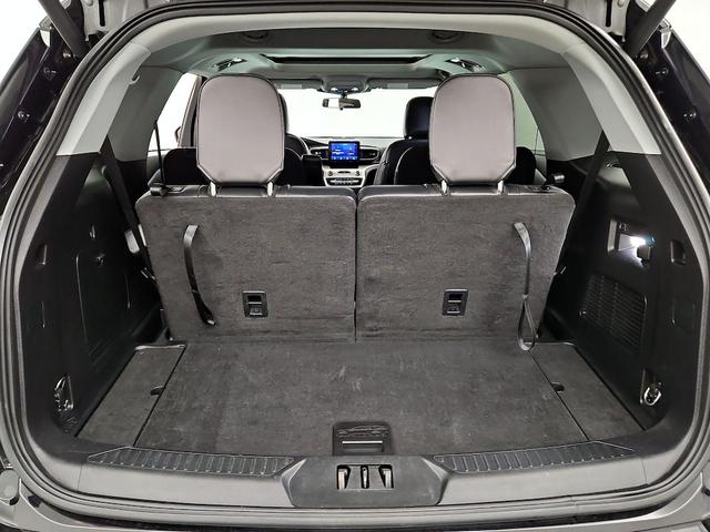 Photo of 2021 Black Ford Explorer