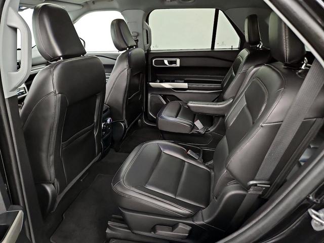 Photo of 2021 Black Ford Explorer