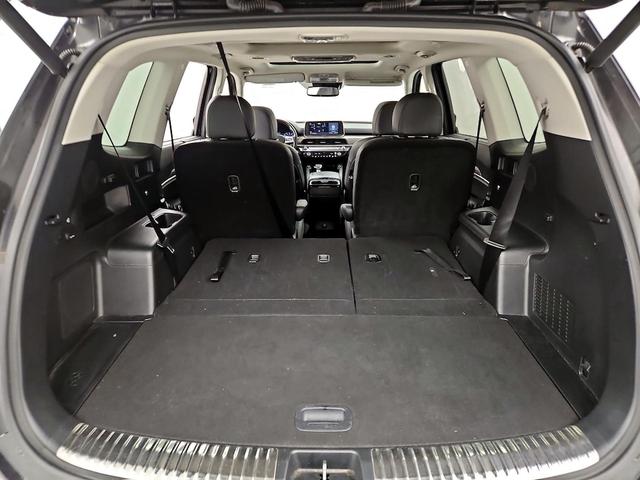 Photo of 2022 Black Kia Telluride