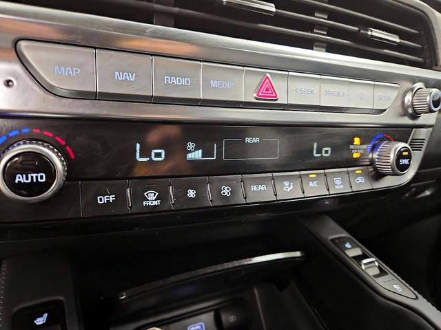 Photo of 2022 Black Kia Telluride