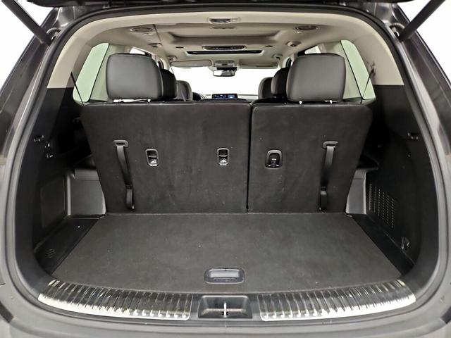 Photo of 2022 Black Kia Telluride