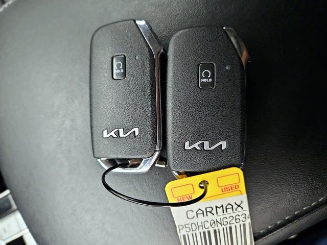 Photo of 2022 Black Kia Telluride