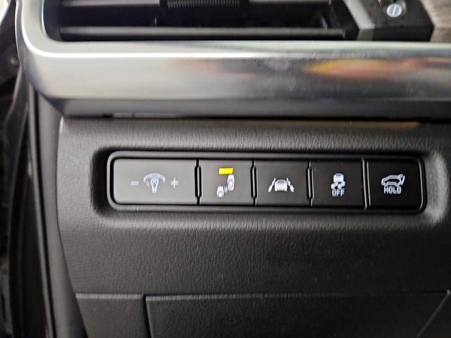 Photo of 2022 Black Kia Telluride