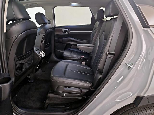 Photo of 2022 Gray Kia Sorento