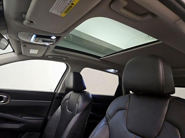 Photo of 2022 Gray Kia Sorento