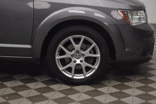 Photo of 2013 Storm Gray Pearlcoat Dodge Journey