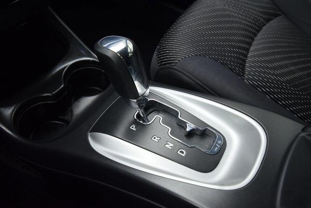 Photo of 2013 Storm Gray Pearlcoat Dodge Journey