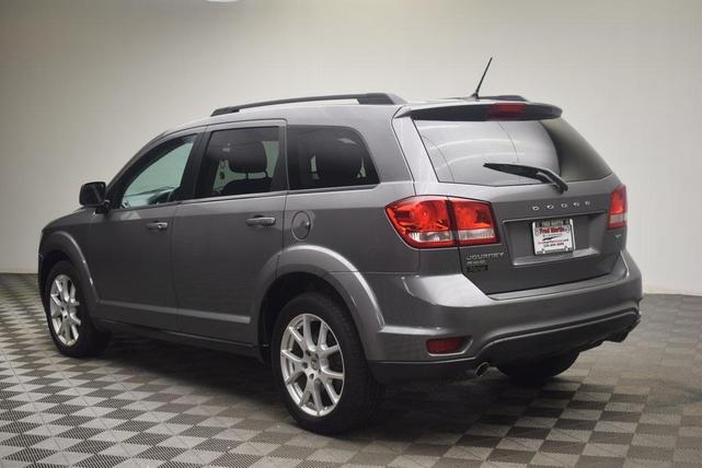 Photo of 2013 Storm Gray Pearlcoat Dodge Journey