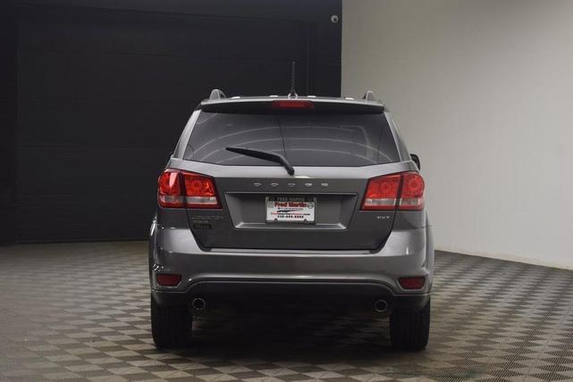 Photo of 2013 Storm Gray Pearlcoat Dodge Journey