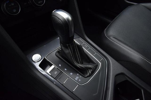 Photo of 2021 Platinum Gray Metallic Volkswagen Tiguan
