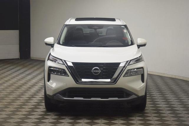 Photo of 2023 White Nissan Rogue
