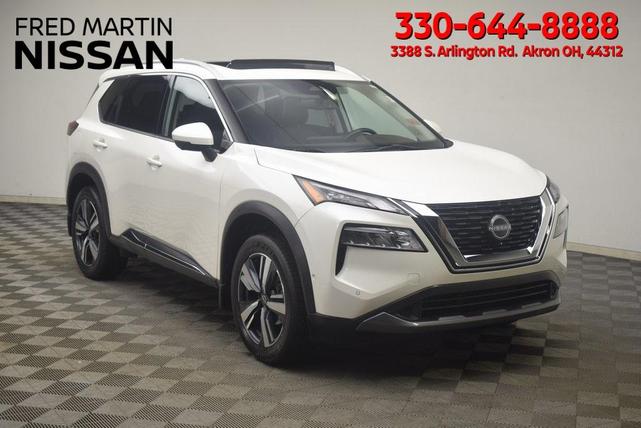 Photo of 2023 White Nissan Rogue