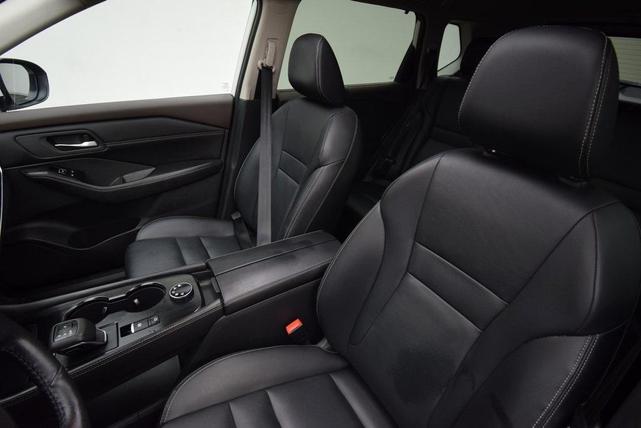 Photo of 2023 White Nissan Rogue