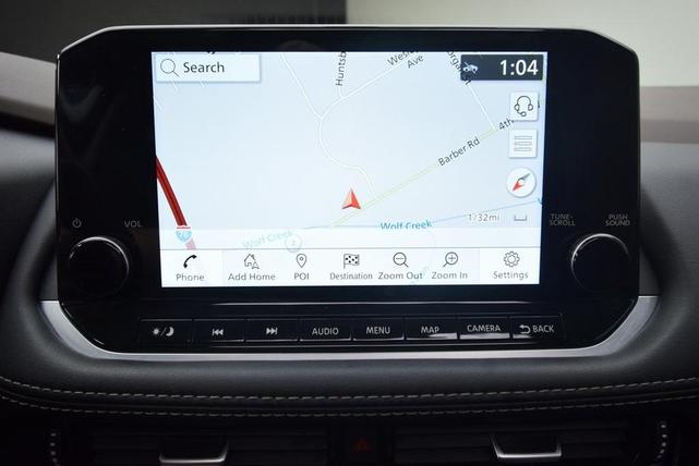 Photo of 2023 White Nissan Rogue