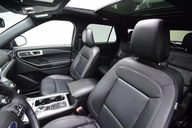 Photo of 2020 Blue Ford Explorer
