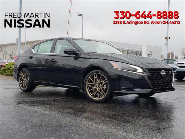 Photo of 2025 Black Nissan Altima