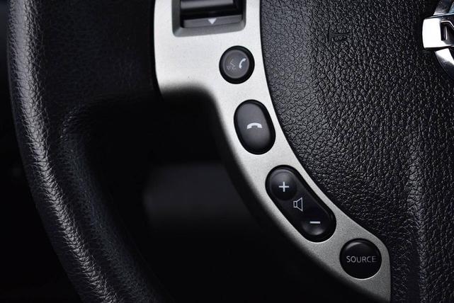 Photo of 2014 Platinum Graphite Nissan Rogue Select