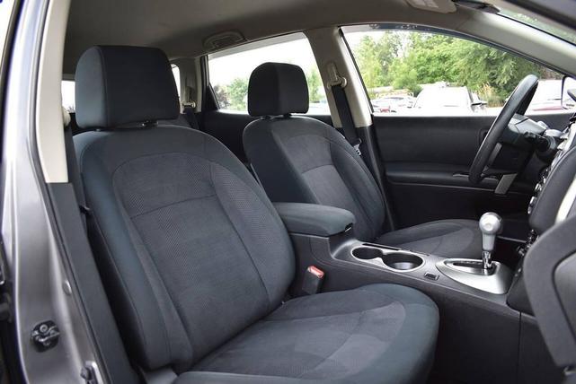 Photo of 2014 Platinum Graphite Nissan Rogue Select