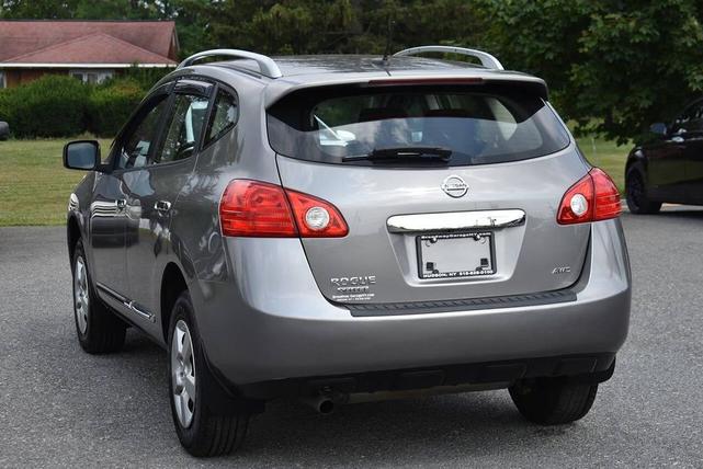 Photo of 2014 Platinum Graphite Nissan Rogue Select
