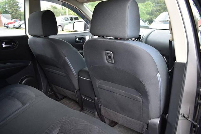 Photo of 2014 Platinum Graphite Nissan Rogue Select