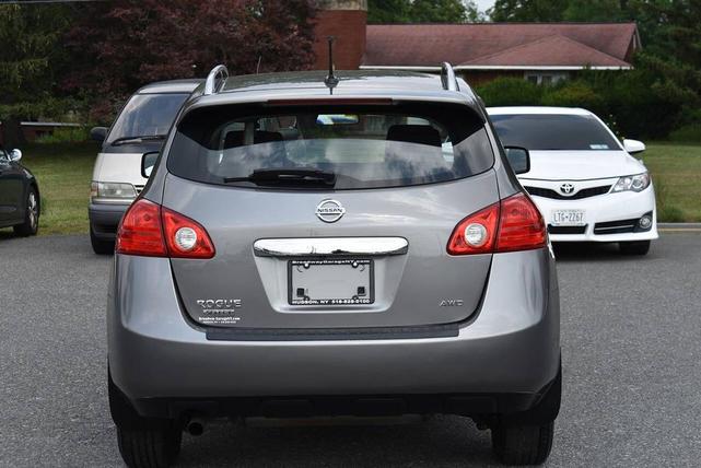 Photo of 2014 Platinum Graphite Nissan Rogue Select