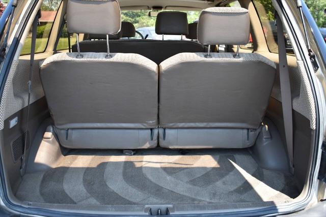 Photo of 1994 Sandstone Beige Metallic Toyota Previa