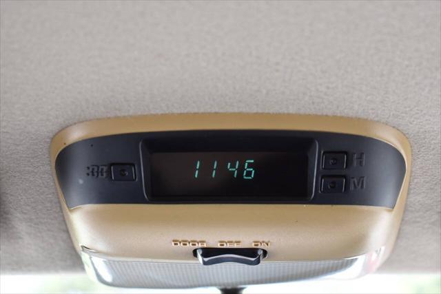 Photo of 1994 Sandstone Beige Metallic Toyota Previa