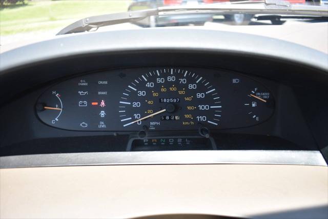 Photo of 1994 Sandstone Beige Metallic Toyota Previa