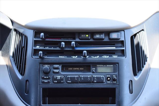 Photo of 1994 Sandstone Beige Metallic Toyota Previa