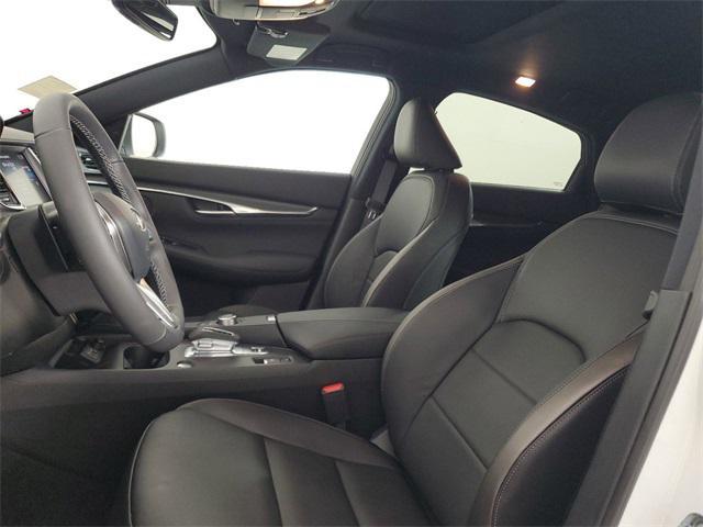 Photo of 2025 Radiant White INFINITI QX55